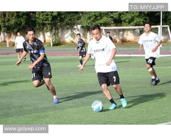 黄娜专访:从绿茵场到人生舞台的足球旅程回顾与展望